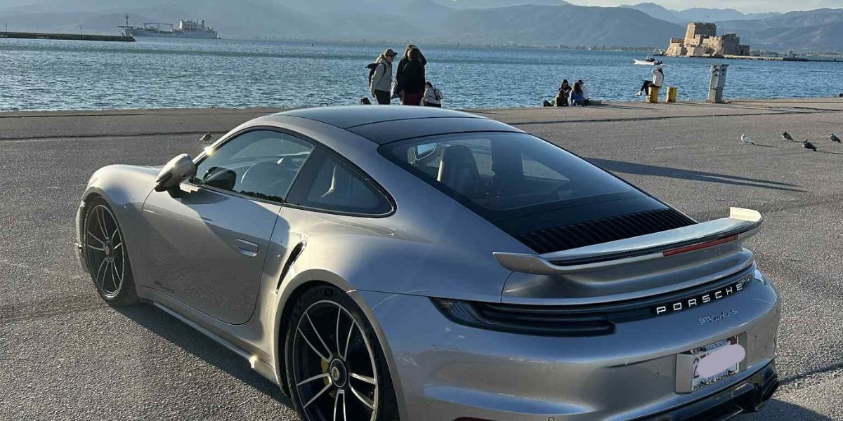 Η εντυπωσιακή Porsche 911 Turbo S που «μαγνήτισε» τα βλέμματα στο Ναύπλιο