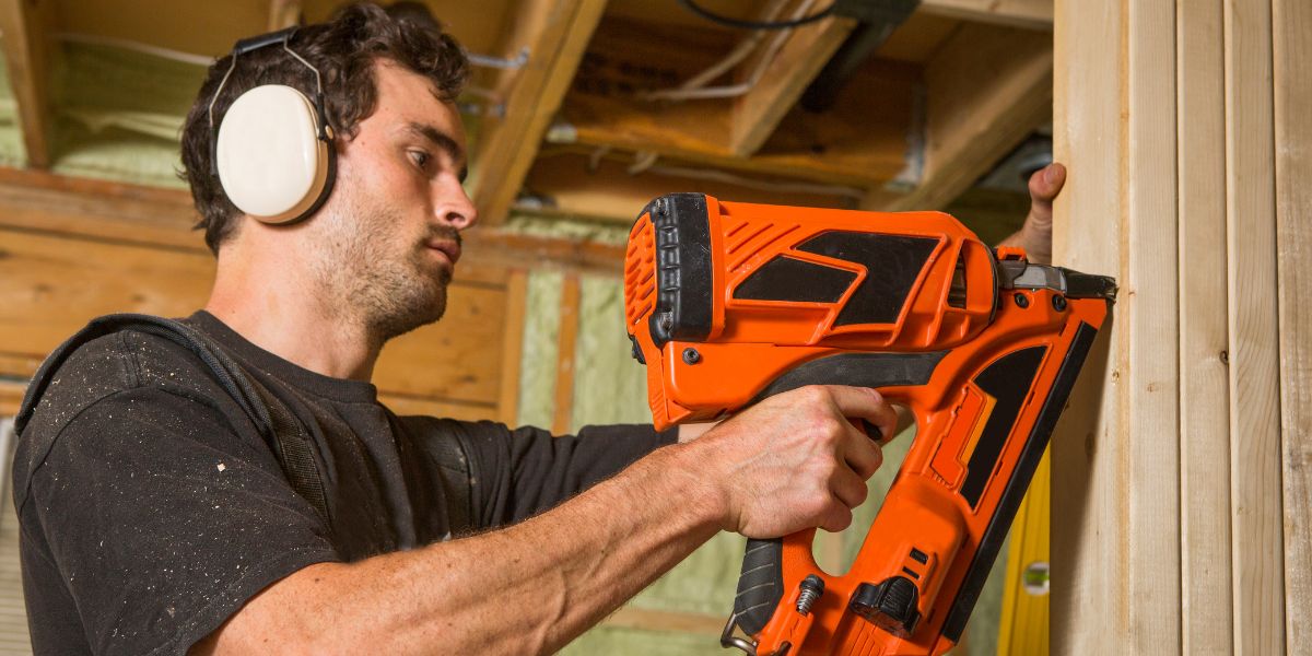 Προ των πυλών ρύθμιση για οικοδομές στο Πόρτο Χέλι τους θερινούς μήνες