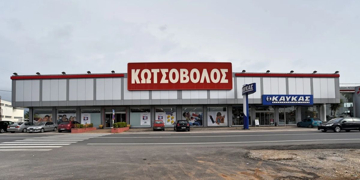 Μπούκαραν με κλεμμένο αμάξι σε πασίγνωστο κατάστημα του Άργους και το έκαναν… καλοκαιρινό!