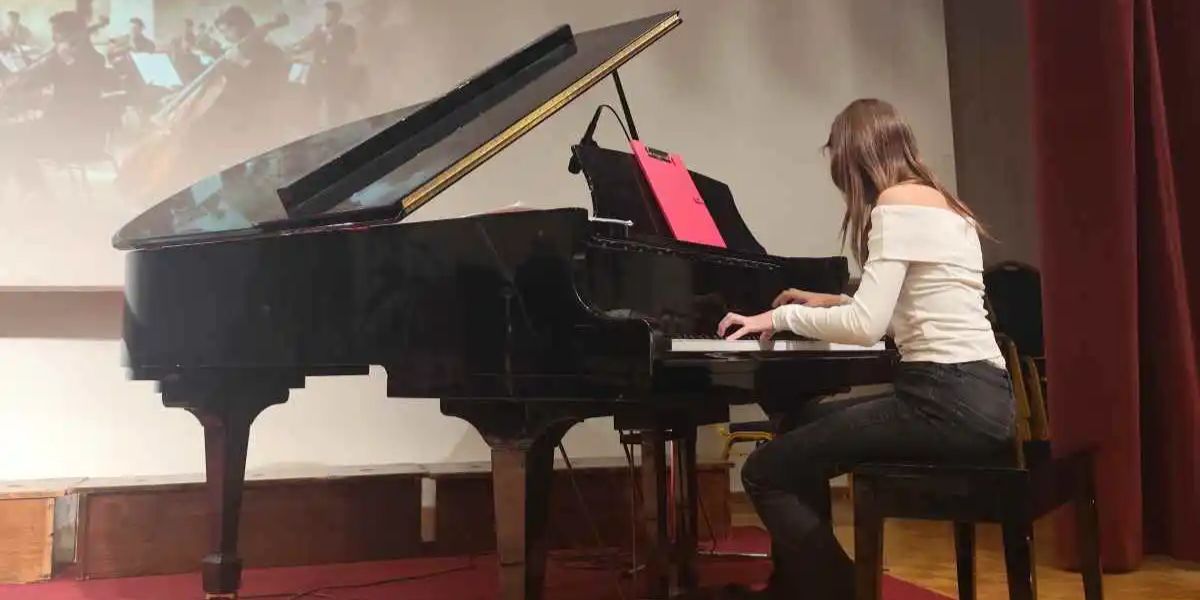 13χρονη πιανίστρια από το Άργος κατέκτησε βραβείο σε πανελλήνιο διαγωνισμό!