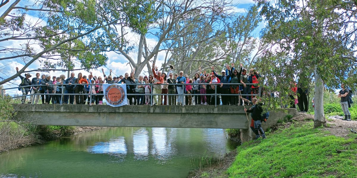 Μικροί και μεγάλοι περπάτησαν στα μονοπάτια του Ερασίνου