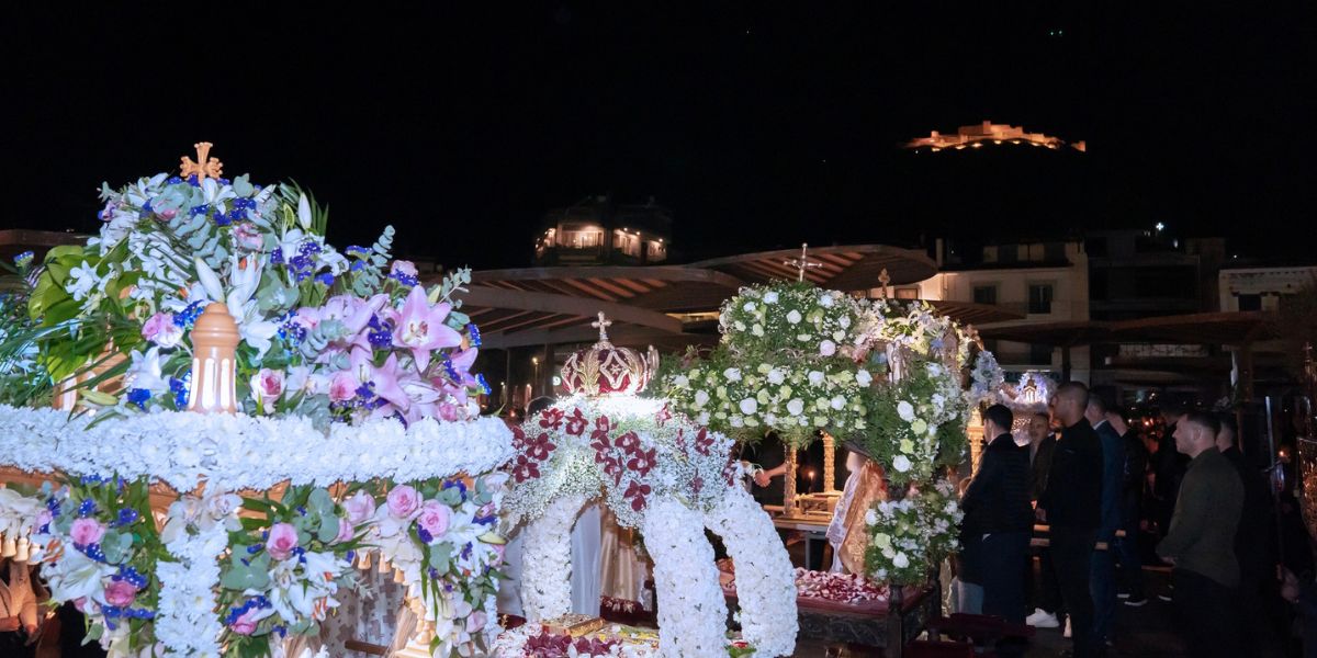 Πλήθος πιστών στο Άργος για τη συγκινητική συνάντηση των πέντε Επιταφίων